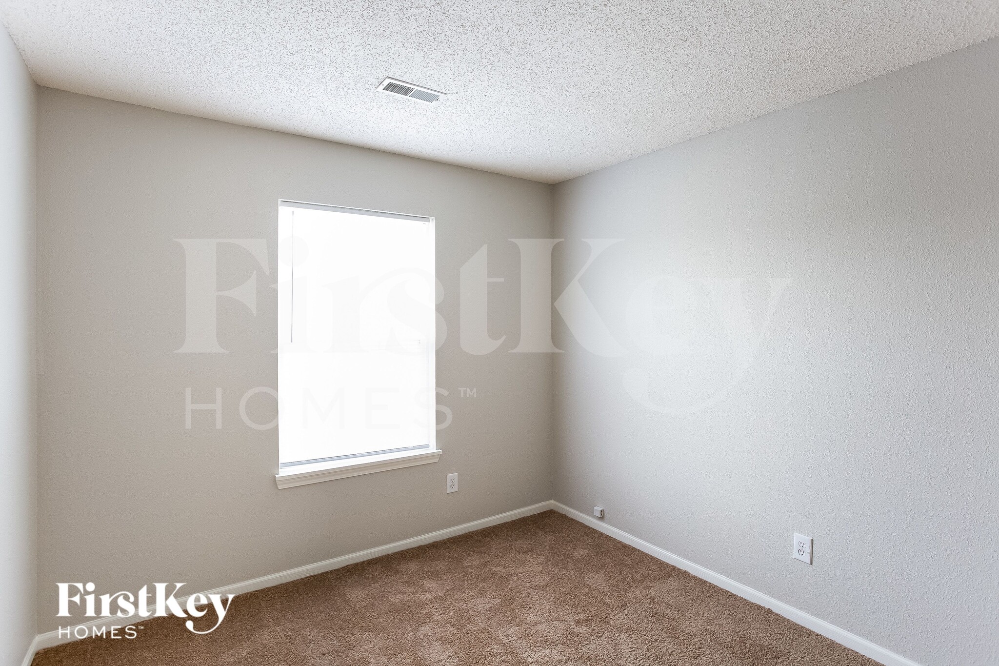 Building Photo - 10320 Liverpool Way