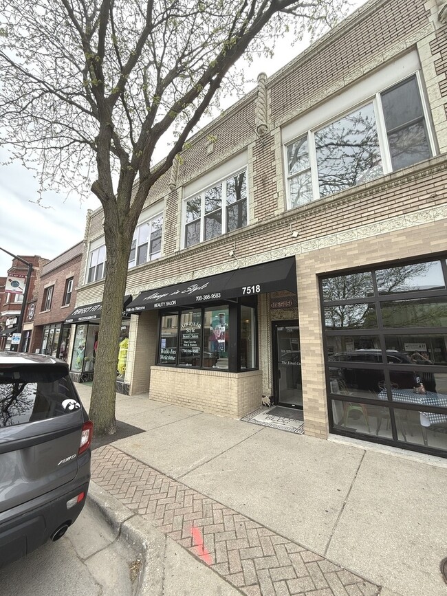 Primary Photo - 7518 Madison St