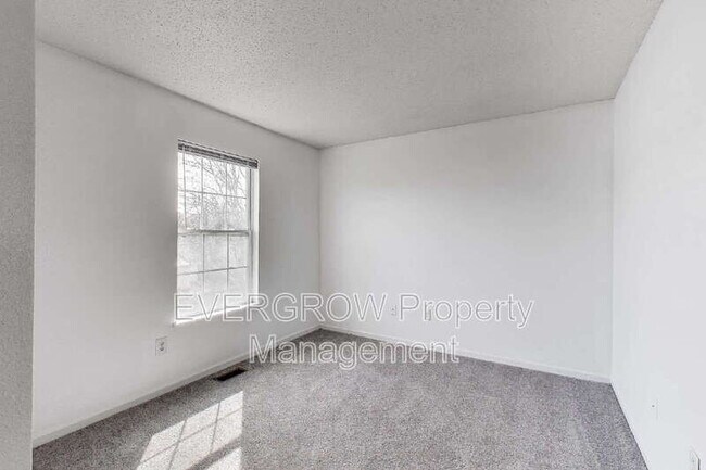 Building Photo - 7139 Kimble Dr