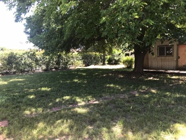 Building Photo - Newly Renovated Home! Charming Neighborhoo...