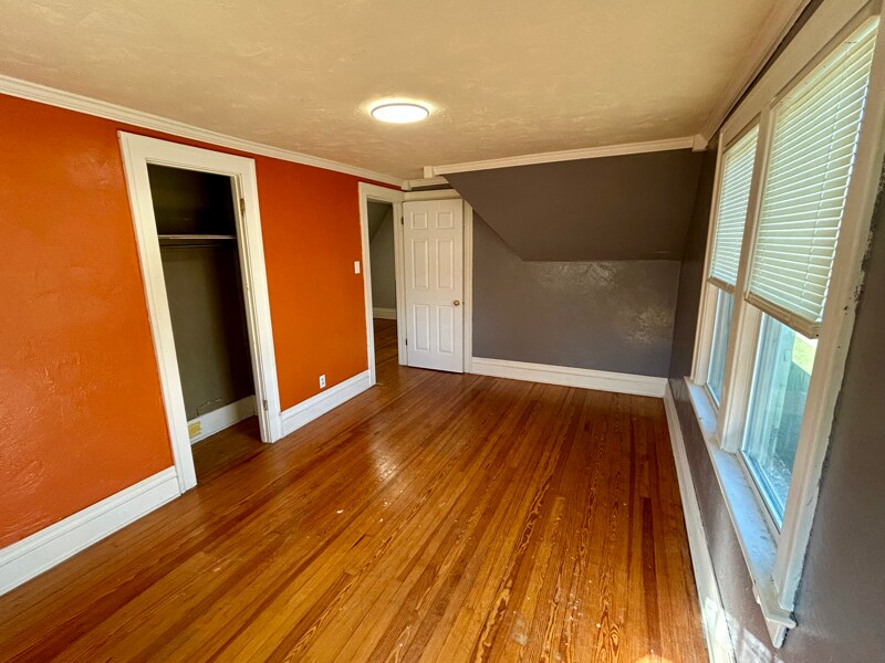 Building Photo - 1407 Strong Ave