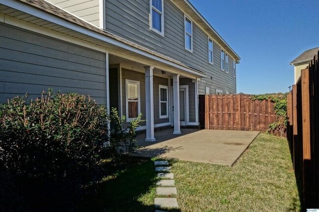Building Photo - 1121 Towne Creek Pl NW