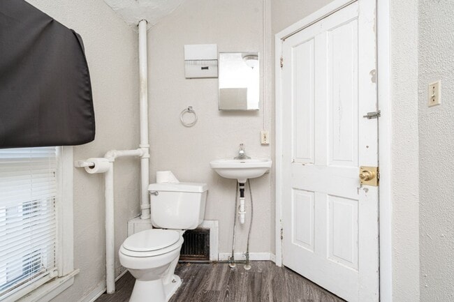 Building Photo - 1315 State St