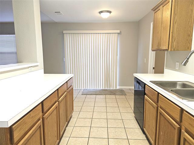 Building Photo - 2405 Tisbury Way