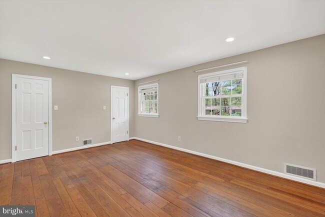 Building Photo - 5109 Blue Ridge Ave