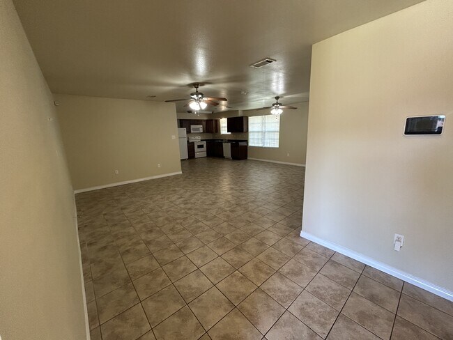 Building Photo - 3301 Pecan Dr