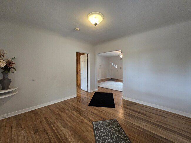 Building Photo - 1304 Galisteo Pkwy