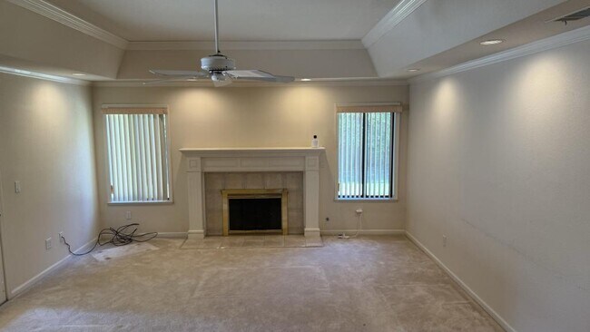 Building Photo - 507 Bluebird Pl
