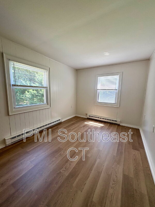 Building Photo - 226 Pequot Ave