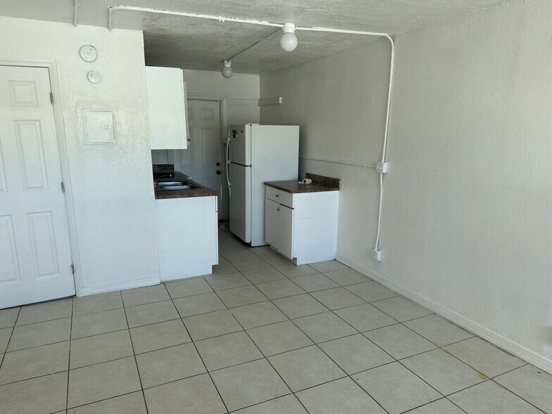 Primary Photo - 1305 NW 2nd St