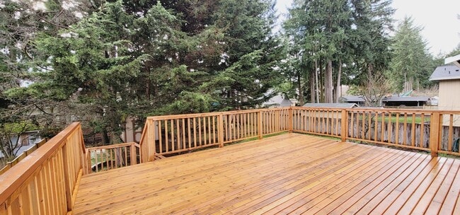 Building Photo - Stunning 4 bedroom House in an amazing location of Puyallup!