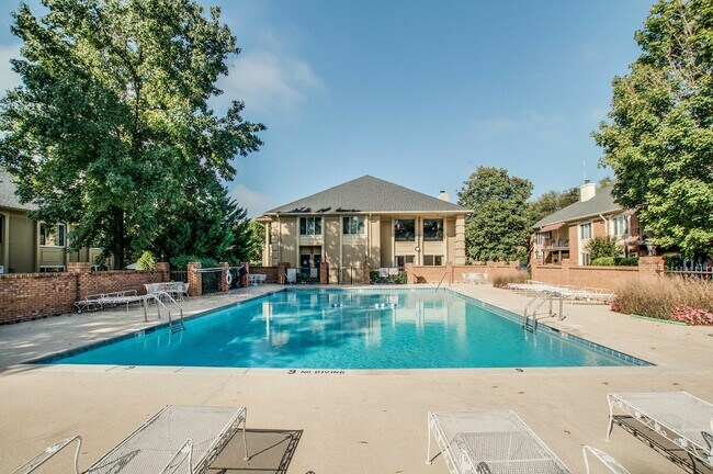 Building Photo - Awesome 2BE/2BA condominium at Lions Head!