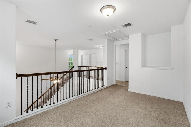 Building Photo - 11807 Frenchie Ln