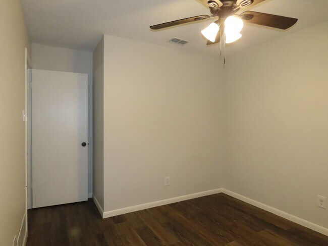 Building Photo - Spacious 4-Bedroom Home in Whitehouse ISD – Pet-Friendly with Large Fenced Yard! Bonus: Lawncare ...