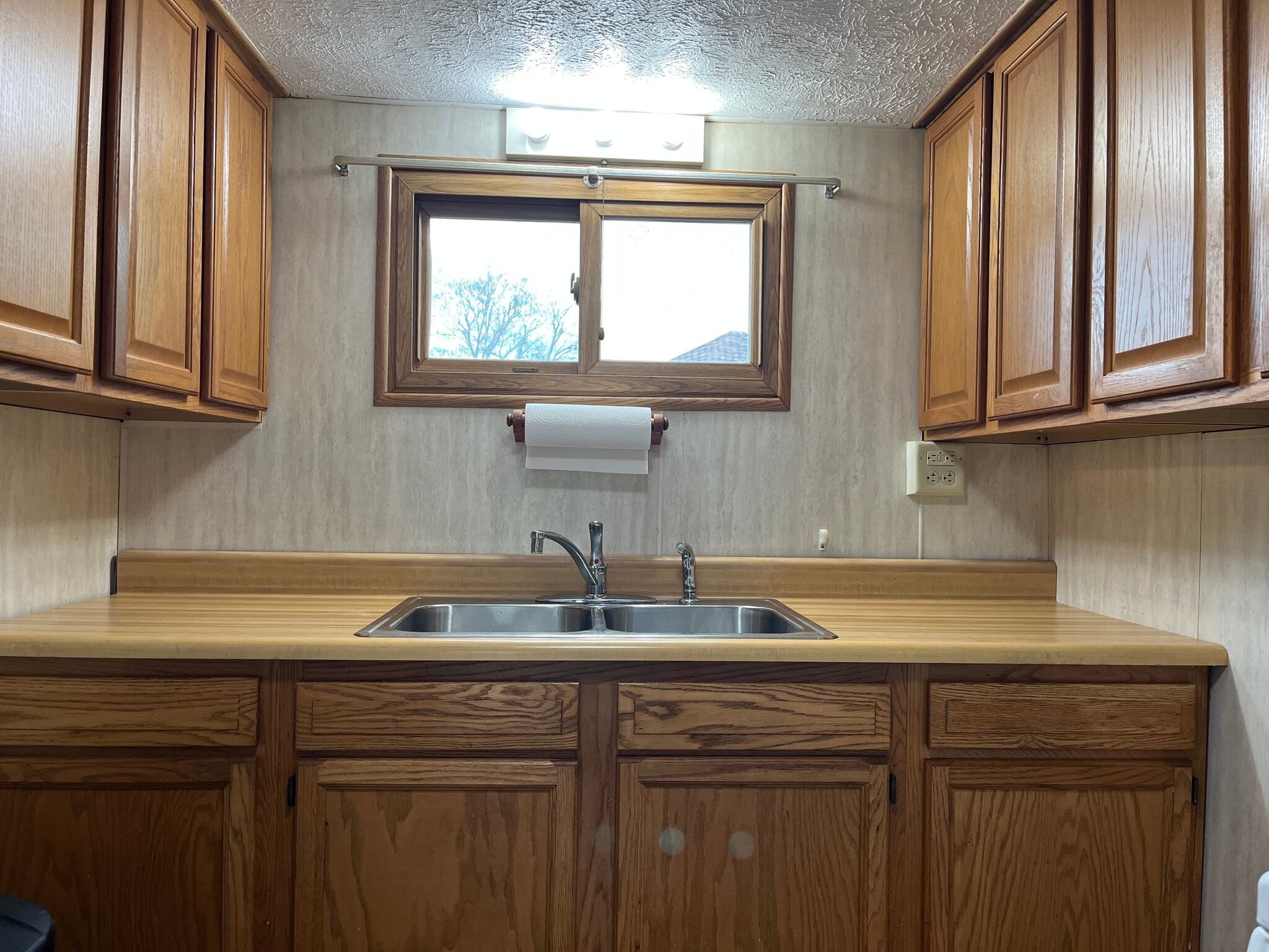 Building Photo - 818 Victory Ave