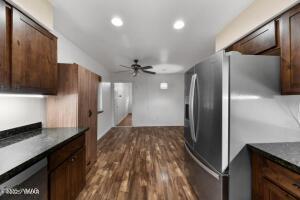 Building Photo - 463 Larson Rd