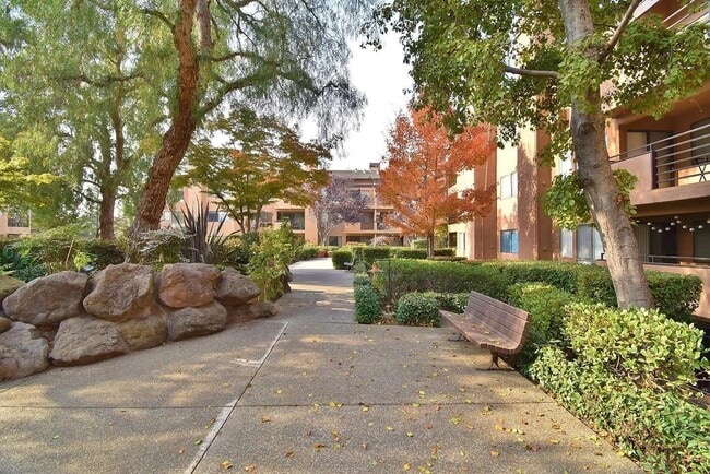 Building Photo - 39219 Guardino Dr