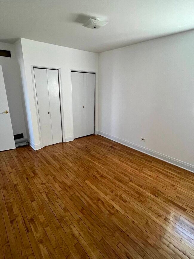 Building Photo - 8016 S Halsted St