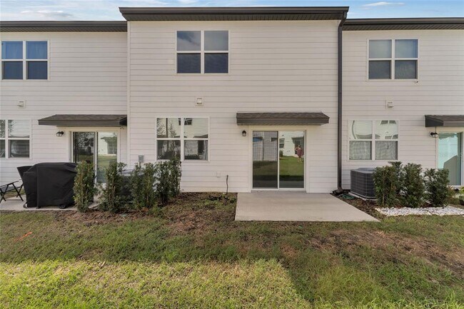 Building Photo - 840 Grandin St