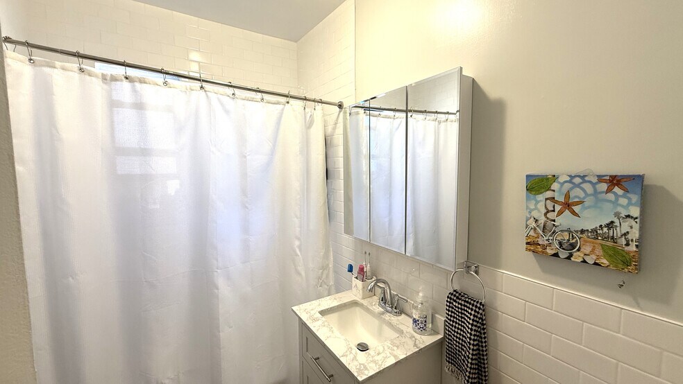 Building Photo - 7320 Austin St