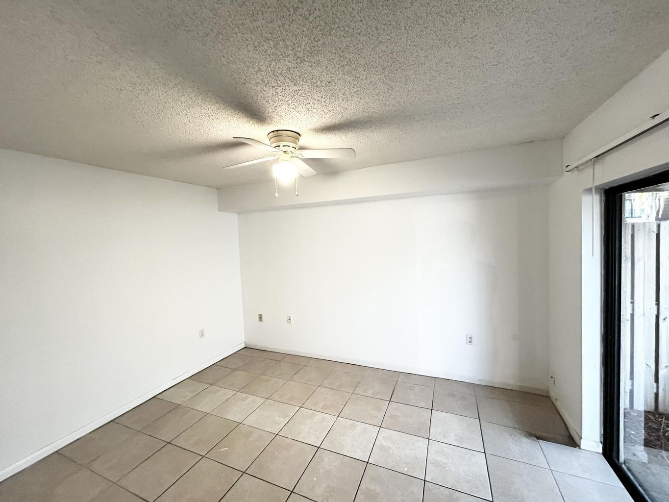 Building Photo - 1620 16th Ln