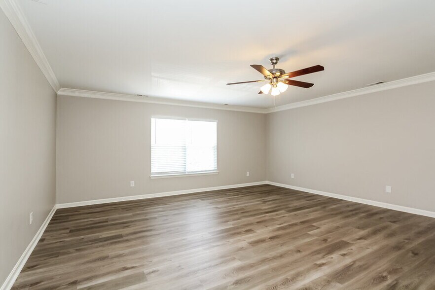 Building Photo - 114 Flanders Dr