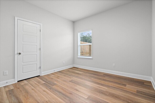 Building Photo - 7307 Hawkins Mnr