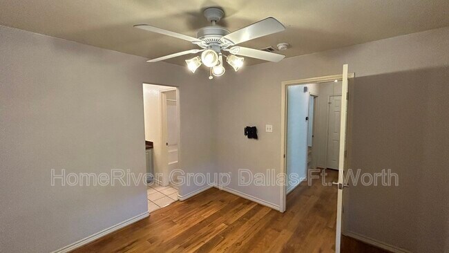 Building Photo - 4814 Spring Ave