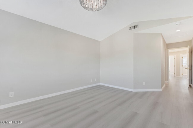 Building Photo - 24739 Vía Madera