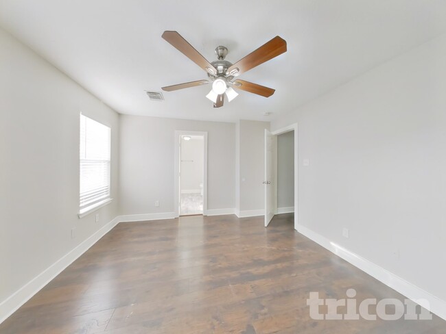 Building Photo - 21899 Pinewilde Ct