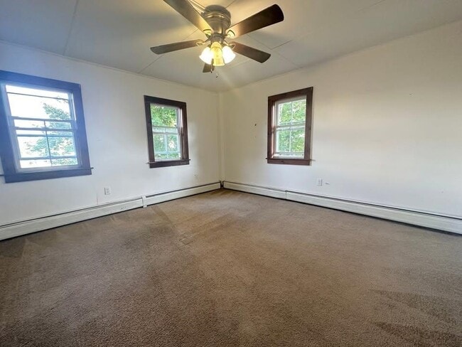 Primary Photo - 14 Broad St