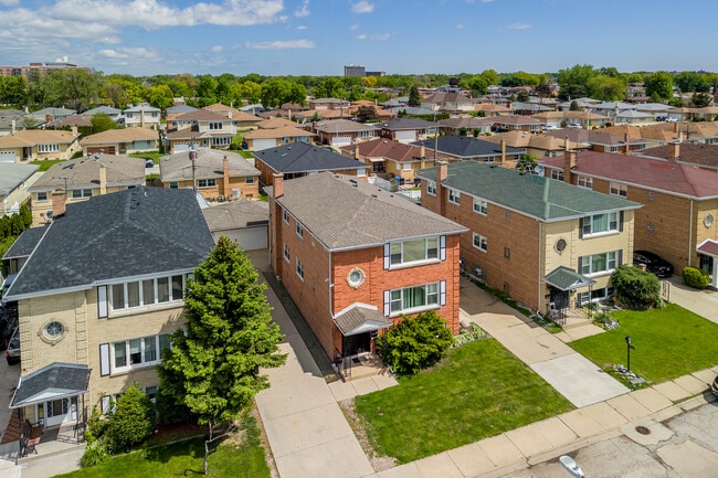 Building Photo - 8312 W Summerdale Ave