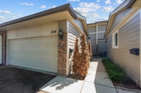 Building Photo - 409 Mallard Dr
