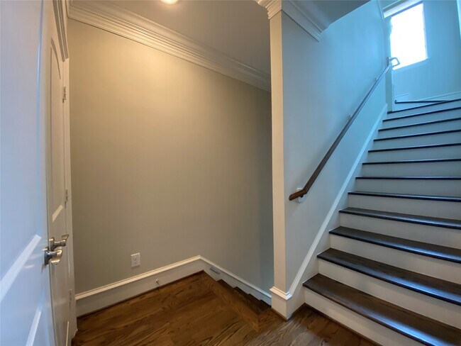 Building Photo - 5226 Kiam St