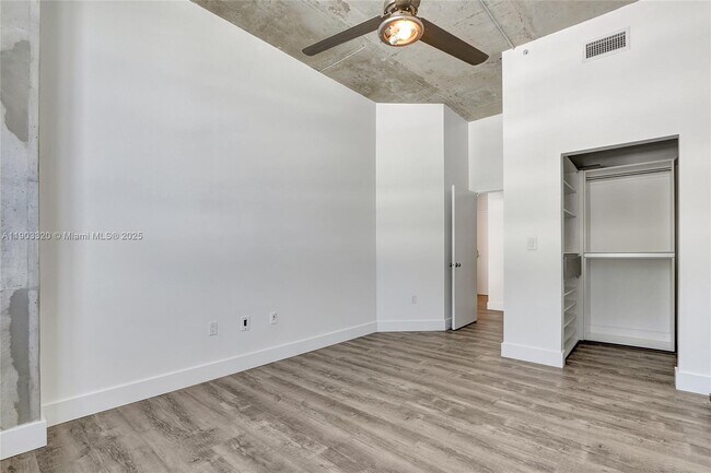 Building Photo - 2001 Biscayne Blvd