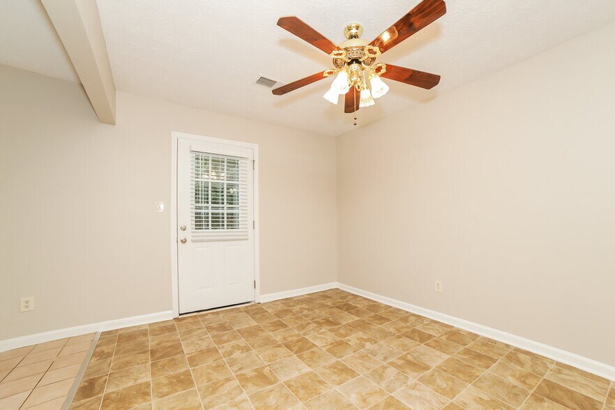 Building Photo - 35 Windsong Ct