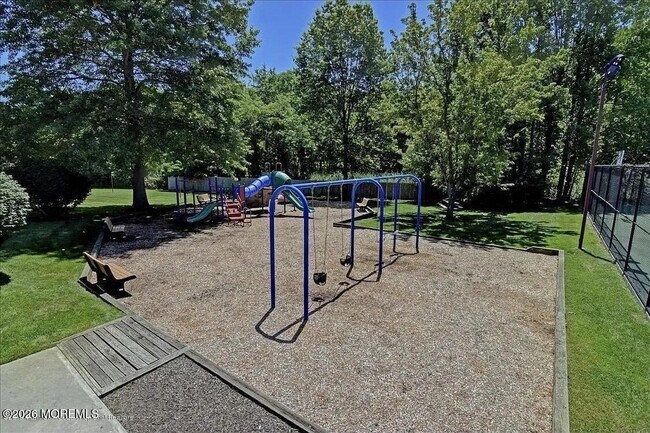 Building Photo - 273 Plum Dr