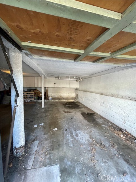 Building Photo - 702 S St Andrews Pl