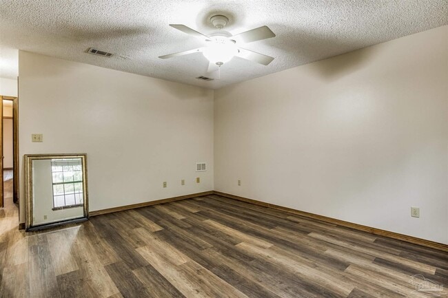 Building Photo - 6327 Heart Pine Dr