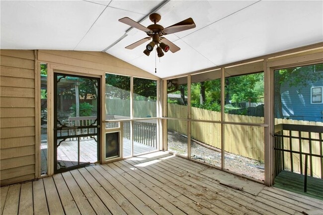 Building Photo - 2755 Janet St