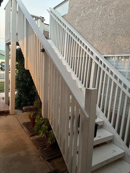 Building Photo - 1926 Glenview Ave