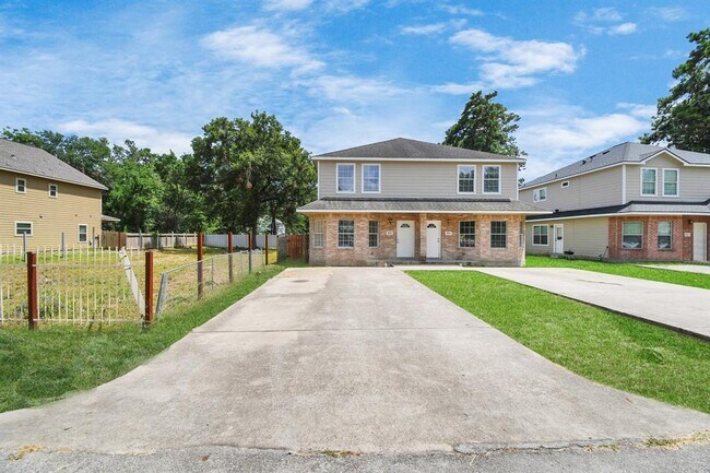 Building Photo - 8106 Rhobell St