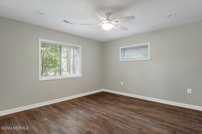 Building Photo - 38 Pinebrook Dr