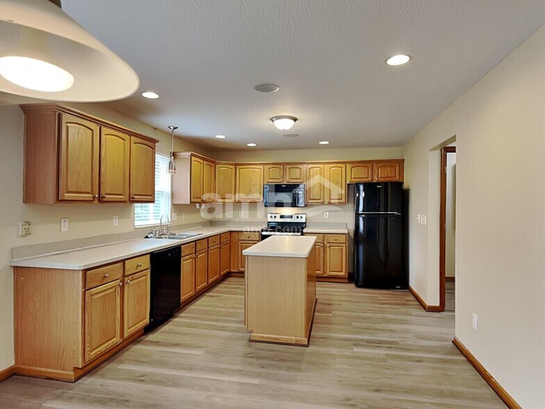 Building Photo - 16 Stoney Bluff Way