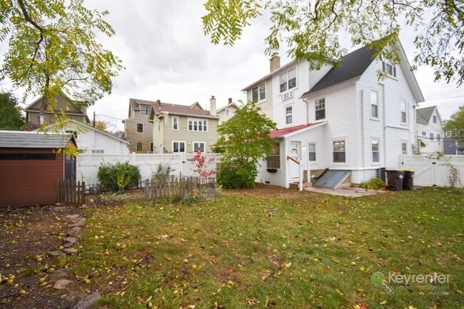 Building Photo - 76 S Hamilton St