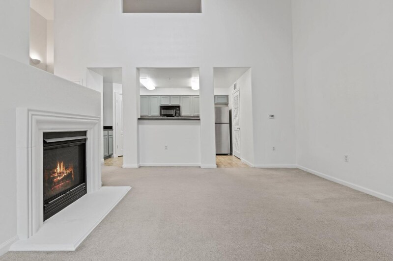 Building Photo - 5350 Dunlay Dr