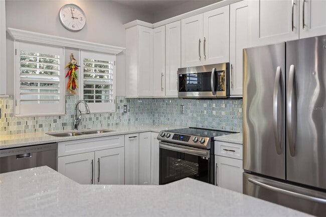 Building Photo - 632 Charles Ct S