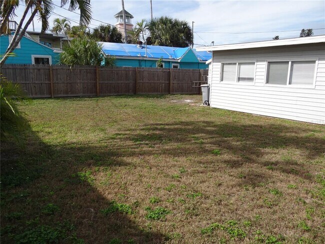 Building Photo - 13360 Boca Ciega Ave