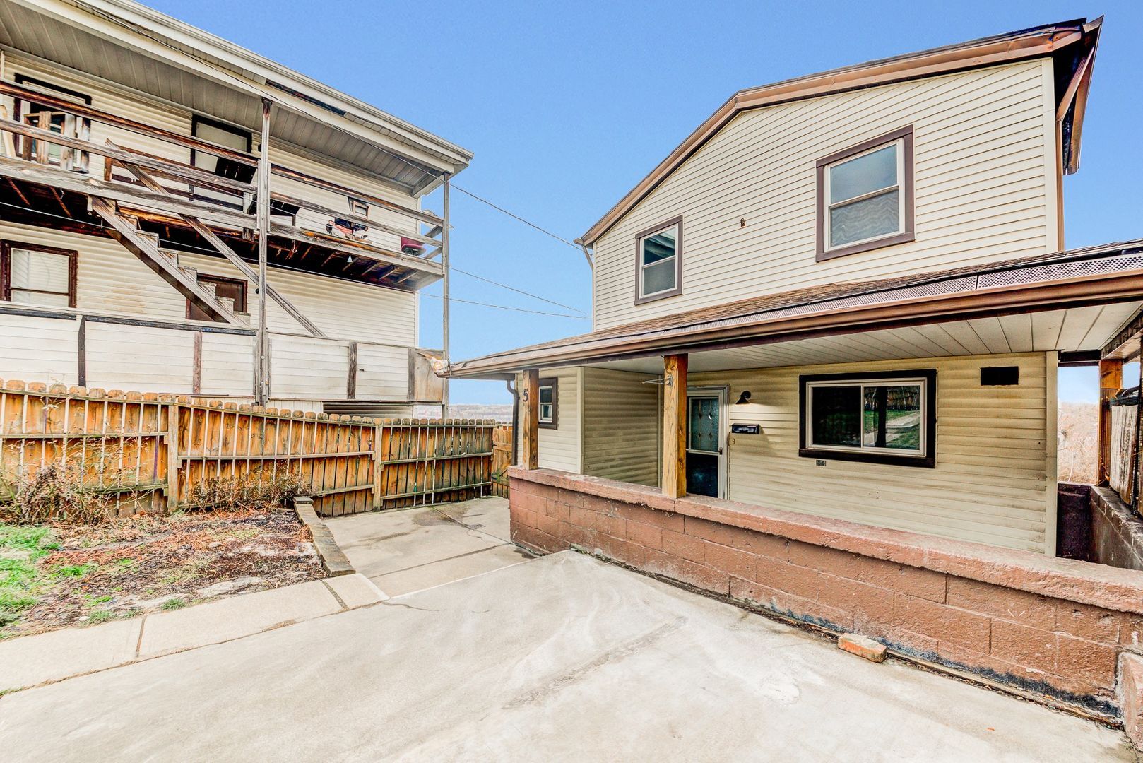 Building Photo - 5 Renwick St