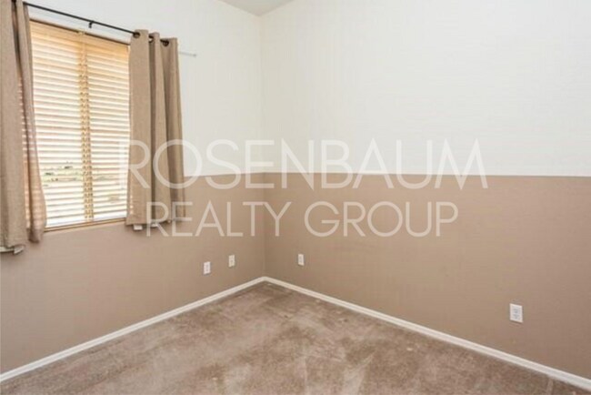 Building Photo - Beautiful 3-bedrooms, 2-baths home tucked ...
